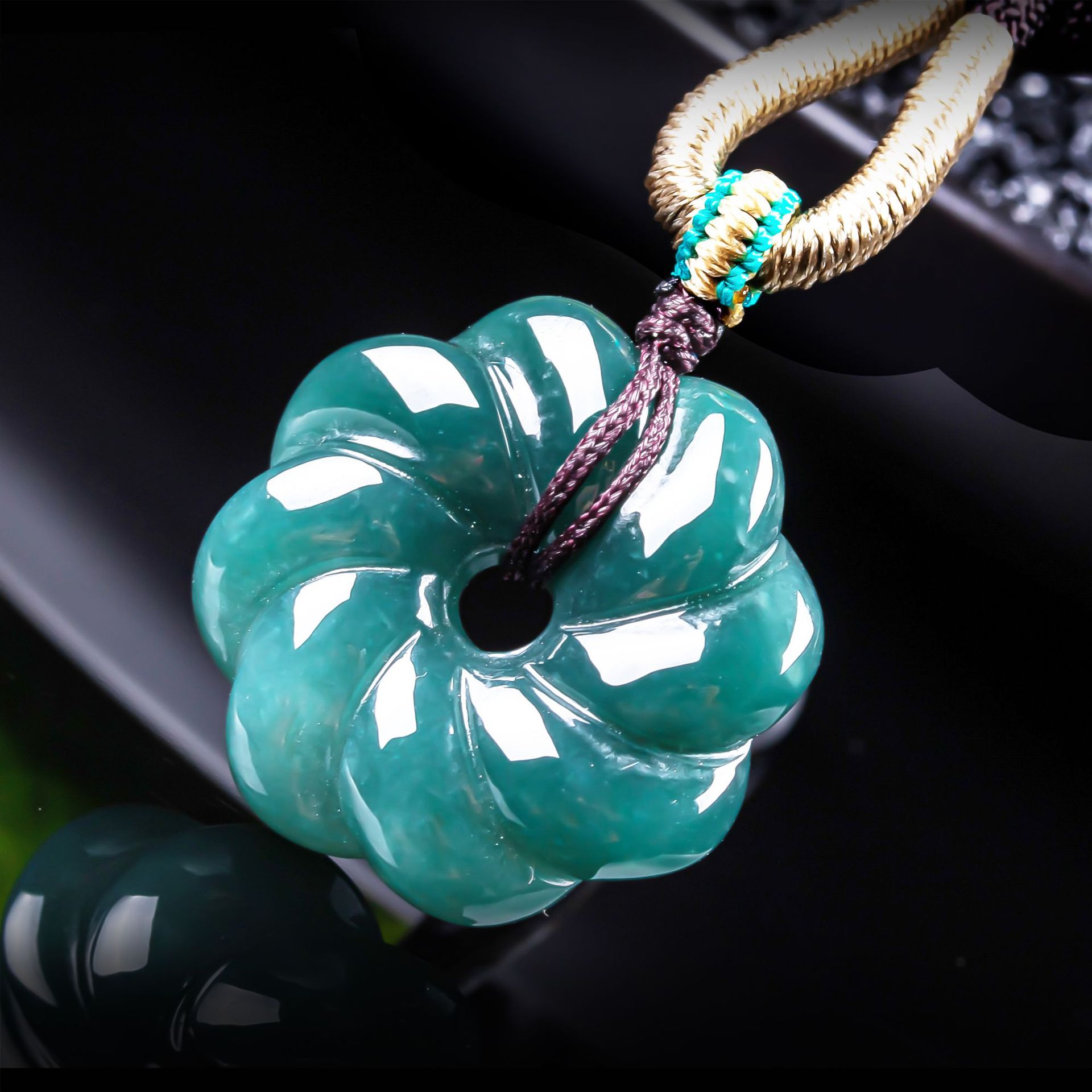 Jewelry & Watches Sp Zo O - จี้สร้อยคอหยกพม่าแท้รูปดอกไม้ เครื่องประดับอัญมณี เครื่องรางนำโชค เครื่องประดับแฟชั่น หยกแท้ ของขวัญหรูหราสำหรับผู้หญิง