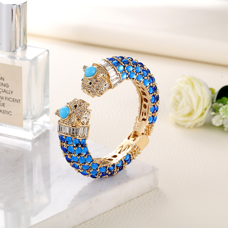 Paradise Jewelry & Watches Llc Photos - กำไลข้อมือรูปสัตว์ Sally's Paradise ชุบทอง ประดับเรซิ่นและคริสตัล ของขวัญวันคริสต์มาสและวันรำลึกสำหรับผู้หญิง