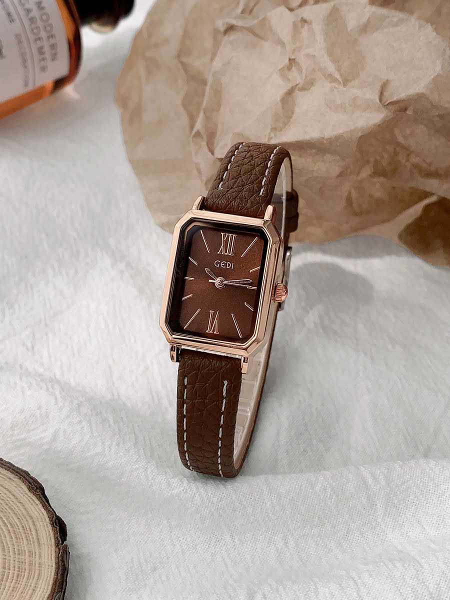 Vintage Jewelry Watches Women - นาฬิกาผู้หญิงหรูหราใหม่ ดีไซน์สี่เหลี่ยมเรียบง่ายและสง่างาม สไตล์วินเทจฝรั่งเศส ของขวัญสร้างสรรค์สำหรับผู้หญิง เครื่องประดับสำหรับผู้หญิง