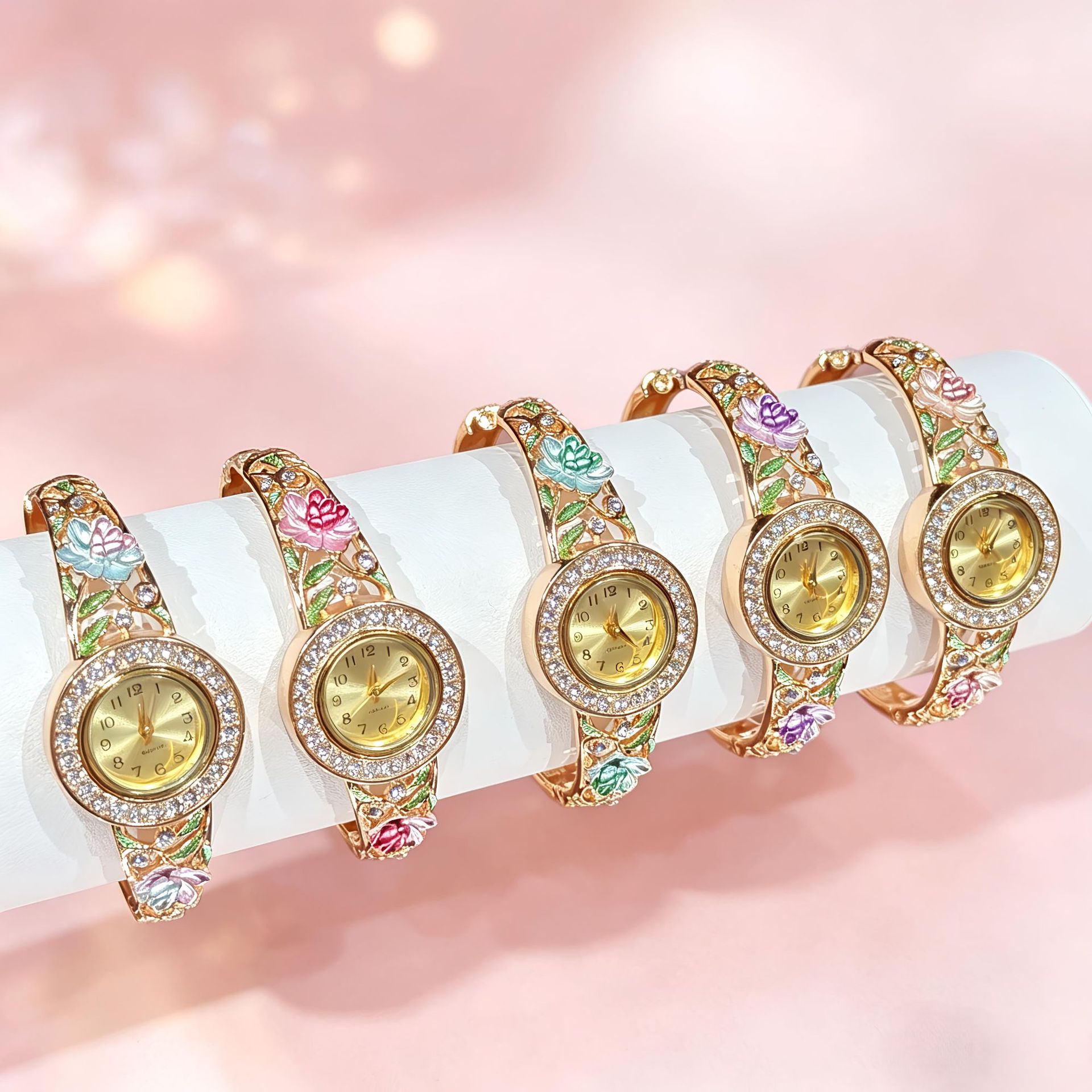 Vintage Jewelry Watches Women - นาฬิกาข้อมือวินเทจเคลือบทองลายดอกไม้สำหรับผู้หญิง นาฬิกาควอตซ์แบบกำไลข้อมือประดับเพชรเทียม ดีไซน์หรูหรา เหมาะสำหรับการสวมใส่ในชีวิตประจำวัน เป็นของขวัญเครื่องประดับที่สง่างาม