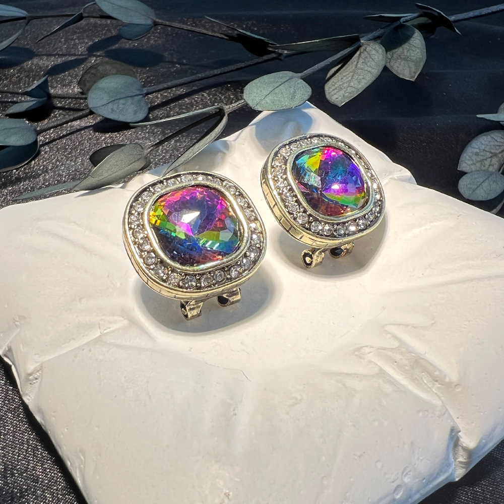 ต่างหูแบบติดหูทรงสี่เหลี่ยมสไต - Diamond Stud Earrings บทวิจารณ์และราคา