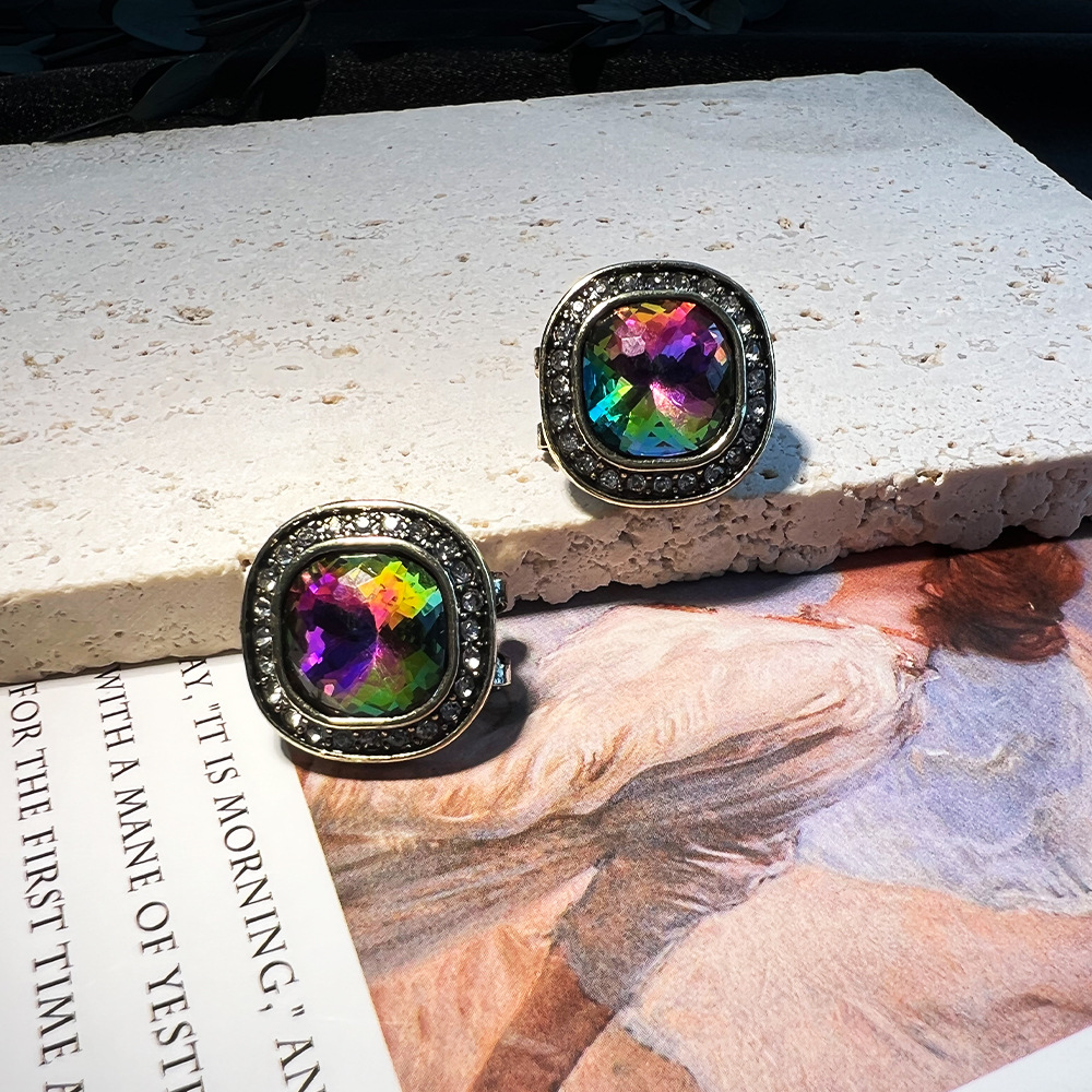 ต่างหูแบบติดหูทรงสี่เหลี่ยมสไต - Diamond Stud Earrings บทวิจารณ์และราคา