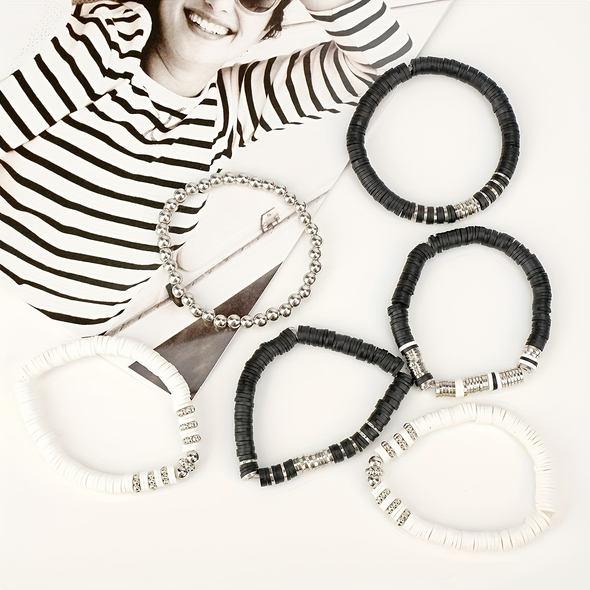 ชุดสร้อยข้อมือลูกปัดดินเหนียว  - Charm Bracelet Beads บทวิจารณ์และราคา